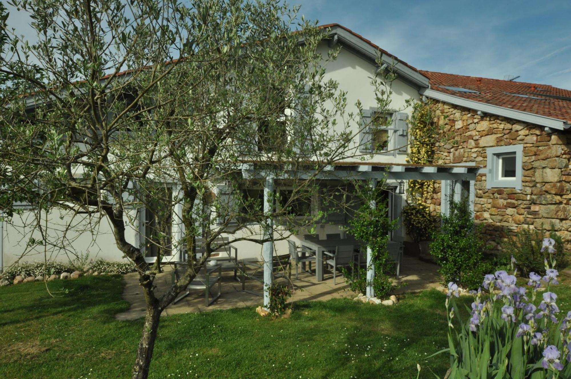 Ferme Elhorga Bed & Breakfast Saint-Pee-sur-Nivelle Exterior photo